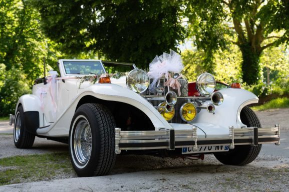 voiture mariés , véhicule de mariage, voiture de prestige